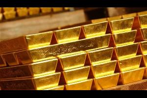 ارتفعت أسعار الذهب ، مع هبوط الدولار وترقب المتعاملين بيانات نمو الناتج المحلي الإجمالي الأميركي التي ستصدر يوم الجمعة.