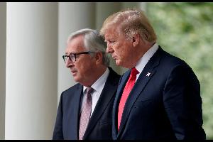 أعلن الرئيس الأمريكي دونالد ترامب أنه إتفق ورئيس المفوضية الأوروبية جون كلود يونكر على بدء محادثات مشتركة لتفادى حرب تجارية شاملة بين الولايات المتحدة