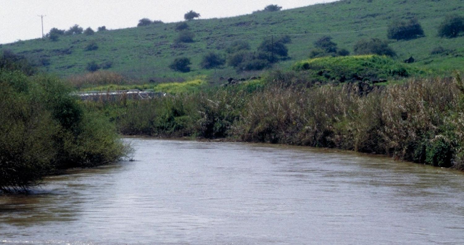 نفى المهندس علي الكوز أمين عام سلطة وادي الأردن ما تداولته بعض وسائل الإعلام عن تخفيض حصص مياه الري للمزارعين خاصة في مناطق الأغوار الشمالية