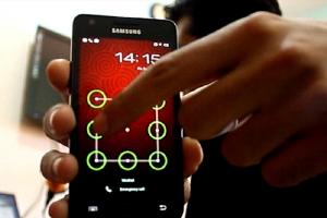 حذر خبراء في الهواتف الذكية من حيلة بسيطة قد تؤدي إلى تخطي الرمز السري أو "نمط الشاشة" وفتح أجهزة الأندرويد بطريقة سهلة