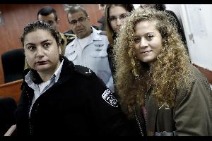 يستعد الفلسطينيون لاستقبال الفتاة الأسيرة عهد باسم التميمي (16 عاماً) التي أطلقوا عليها "أيقونة النضال الفلسطيني"، ووالدتها ناريمان التميمي (41 عاماً)