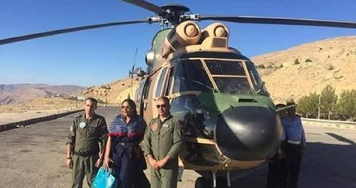 علقت القوات المسلحة الأردنية، الثلاثاء، على نقل الفنانة أحلام بطائرة عسكرية الى البترا.