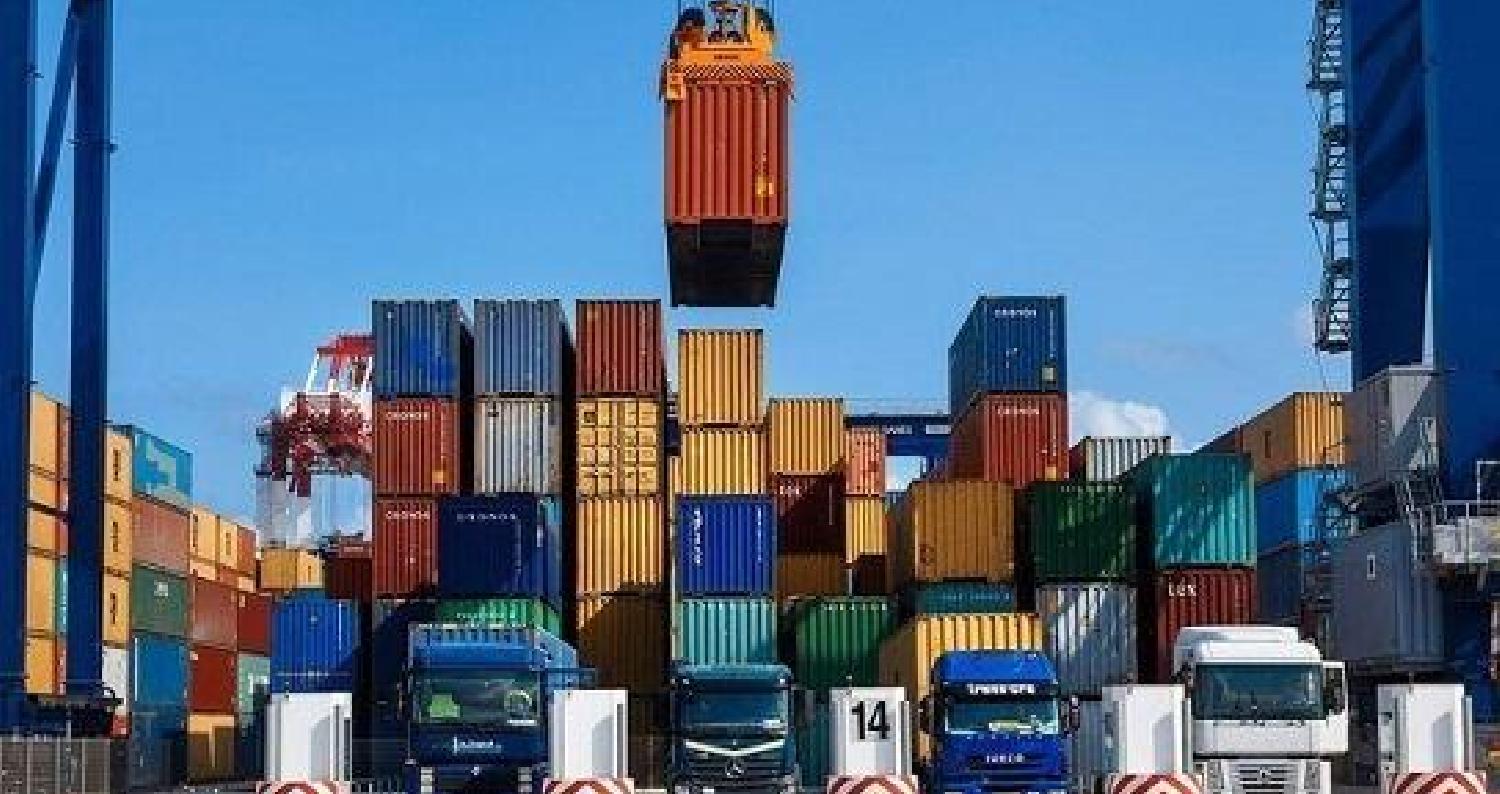 انخفاض قيمة الصادرات الوطنية إلى المملكة العربية السعودية بنسبة 7ر17 بالمائة، ودول منطقة التجارة الحرة العربية الكبرى بنسبة 9ر5 بالمائة