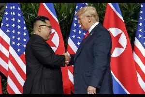 دعا وزير الخارجية الأميركي مايك بومبيو اليوم السبت، إلى مواصلة الضغوط على كوريا الشمالية، مع تزايد القلق من بيونغ يانغ في مجال نزع أسلحتها النووية الت