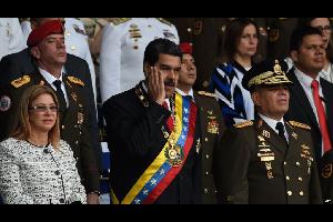اتهم رئيس فنزويلا نيكولاس مادورو نظيره الكولومبي خوان مانويل سانتوس بمسؤوليته عن الاعتداء الذي استهدفه السبت في كراكاس، وزعمت السلطات الفنزويلية أنه ن