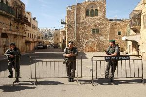 أعلنت سلطات الإحتلال الإسرائيلي ، صباح اليوم الأربعاء، نيتها إغلاق الحرم الإبراهيمي الشريف في مدينة الخليل جنوب الضفة الغربية لمدة 24 ساعة؛ بحجة الأع