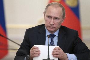 اعتبر الرئيس الروسي فلاديمير بوتين مسألة فرض عقوبات أمريكية جديدة محتملة ضد روسيا أمرا عديم الشرعية من وجهة نظر القانون الدولي.
وقال السكرتير الصحفي ل