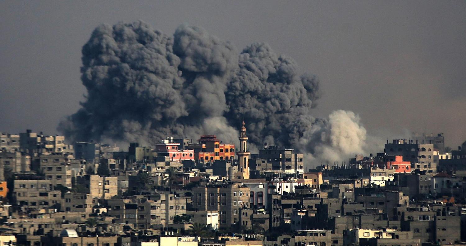 قالت وزراة الصحة في قطاع غزة أن عدد ضحايا الإعتداءات الإسرائيلية بحق المشاركين في مسيرات العودة وكسر الحصار منذ 30 آذار الماضي، إرتفع إلى 167 شهيداً