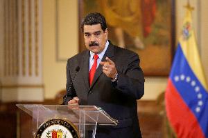 قال رئيس فنزويلا، نيكولاس مادورو، إن رئيس كولومبيا السابق، خوان مانويل سانتوس، "هو الذي أصدر أمراً بالتخطيط لعمل إرهابي من أجل اغتياله".ونقلت قناة