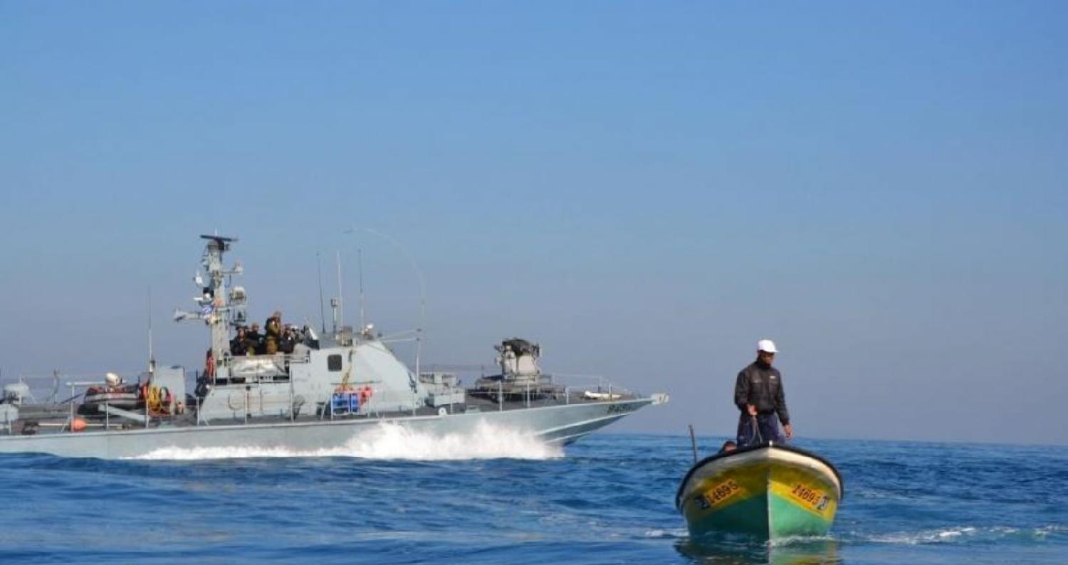 إعتقلت قوات الإحتلال الإسرائيلي خمسة صيادين، صباح اليوم الأحد، في بحر شمال قطاع غزة.
وقالت لجنة توثيق انتهاكات الإحتلال بحق الصيادين في تصريح صحفي الي