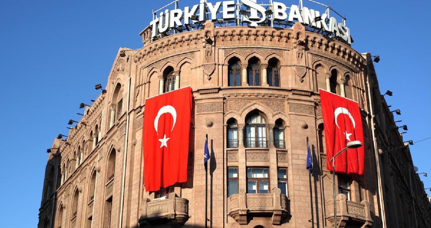  أعلن البنك المركزي التركي عن حزمة من الإجراءات، اليوم الإثنين، لضمان الإستقرار المالي في البلاد عبر منع تدهور عملتها الليرة والتي شهدت تراجعاً كبيراً