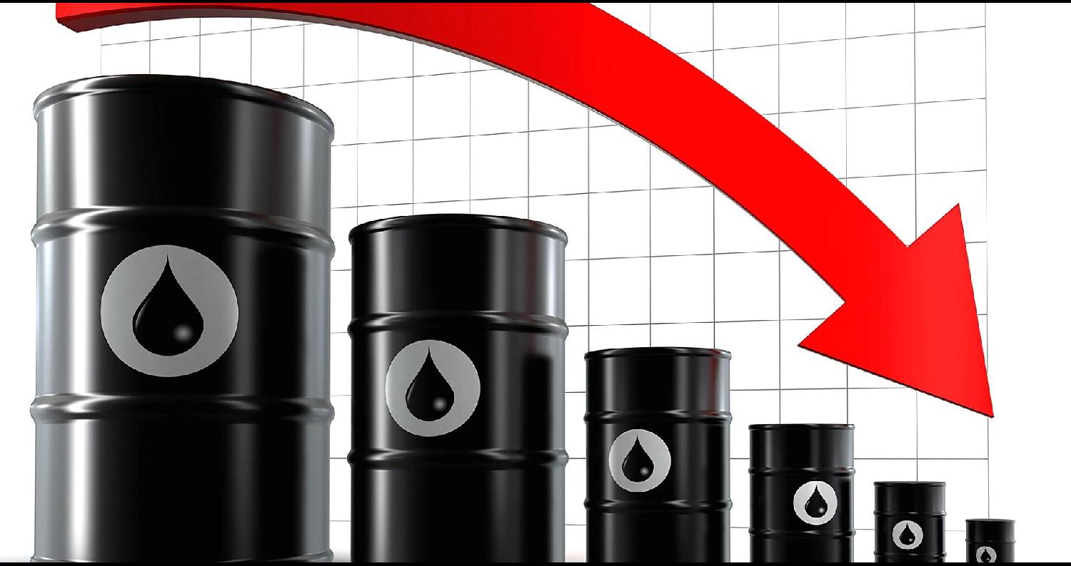 تراجعت أسعار النفط العالمية في السوق الأميركية والعالمية اليوم الإثنين في أول تعاملات الأسبوع، لتستأنف خسائرها التي توقفت مؤقتا يوم الجمعة الماضي ضمن