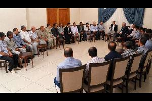 استقبل الرئيس السوري بشار الأسد، يوم الاثنين، عمال شركة إسمنت "الرستن"