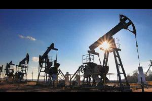 سجلت أسعار النفط في تعاملات الثلاثاء، ارتفاعاً بنسبة 0.3 %، بعد خفض السعودية لانتاجها النفطي.
