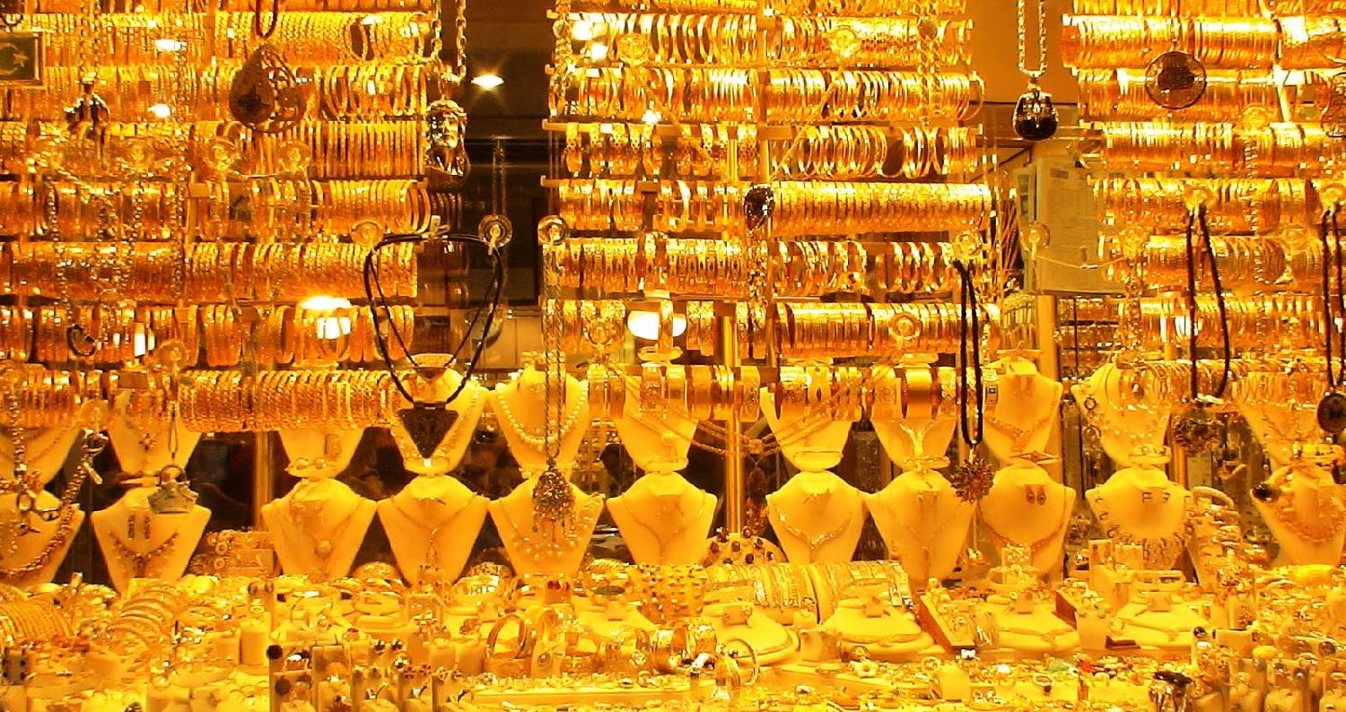 بلغ سعر بيع غرام الذهب عيار 21 الأكثر طلباً من المواطنين في السوق المحلية اليوم الثلاثاء 70ر25 دينار مقابل 26 ديناراً ليوم أمس الإثنين