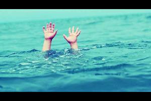 لقيت طفلة تبلغ من العمر 10 سنوات حتفها، مساء الثلاثاء، غرقا داخل قناة الملك عبدالله "الشريعة" في منطقة المشارع بمحافظة اربد.