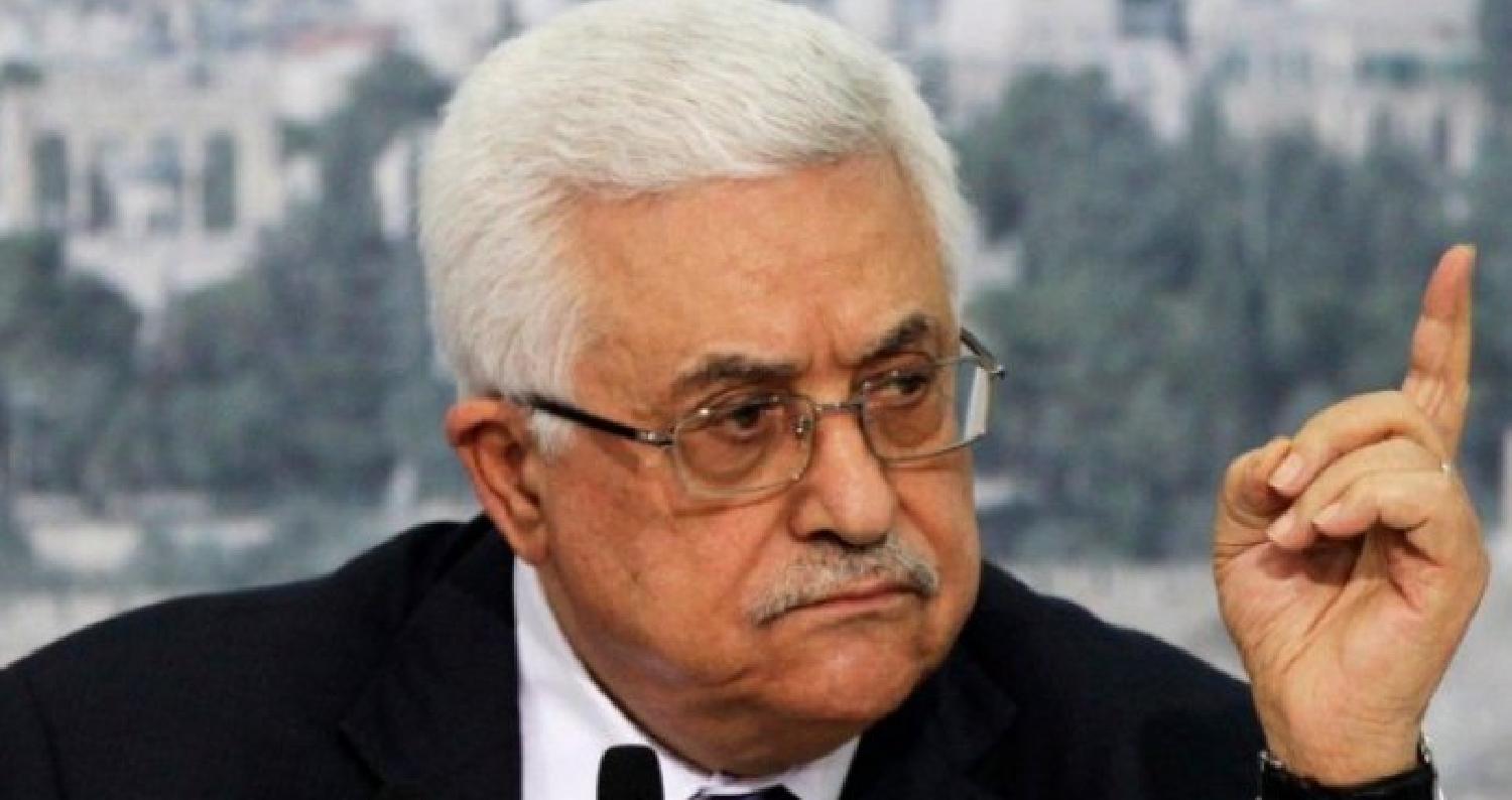 سما الأردن| أكد الرئيس الفلسطيني محمود عباس على مواصلة السلطة الوطنية الفلسطينية، وقوفها وحربها ضد صفقة القرن حتى إسقاطها.