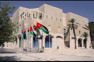 سما الأردن| أقر مجلس أمانة عمان  تحويل مبلغ 8 مليون دينار من حساب عوائد النقل العام إلى حساب صندوق أمانة عمان، بحسب بيان صادر عن الأمانة