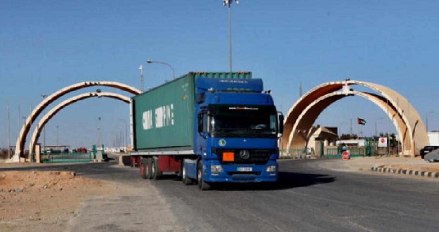 العراق: 713 شاحنة للنقل البري بين العراق والاردن يومياً