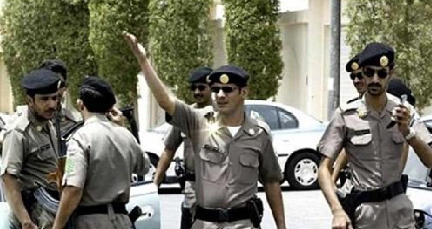 أب سعودي ينقذ رجال الأمن من عمل إرهابي كان سينفّذه ابنه حسب وسائل الإعلام السعودية