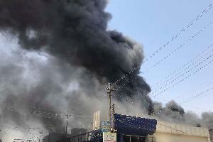 إندلع حريق في مخازن للمواد الكهربائية في محافظة البصرة 550 كلم جنوب بغداد، وتسبب بخسائر مادية كبيرة