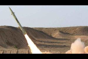 نجحت الدفاع الجوي السعودي، السبت، باعتراض صاروخا أطلقته ميليشيات الحوثي على جازان.