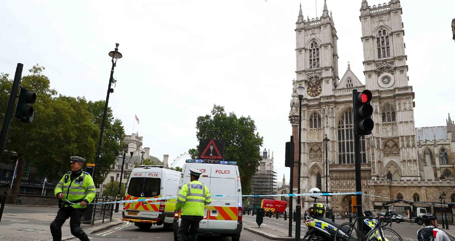 اتهمت السلطات البريطانية، المواطن صالح خاطر، 29 عاما، بمحاولة القتل العمد بعد وقوع حادث دهس خارج مبنى البرلمان في العاصمة لندن، ما أسفر عن إصابة عدد م