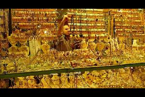 بلغ سعر بيع غرام الذهب عيار 21 الأكثر طلبا من المواطنين في السوق المحلية اليوم الأحد عند 24.80 دينار.