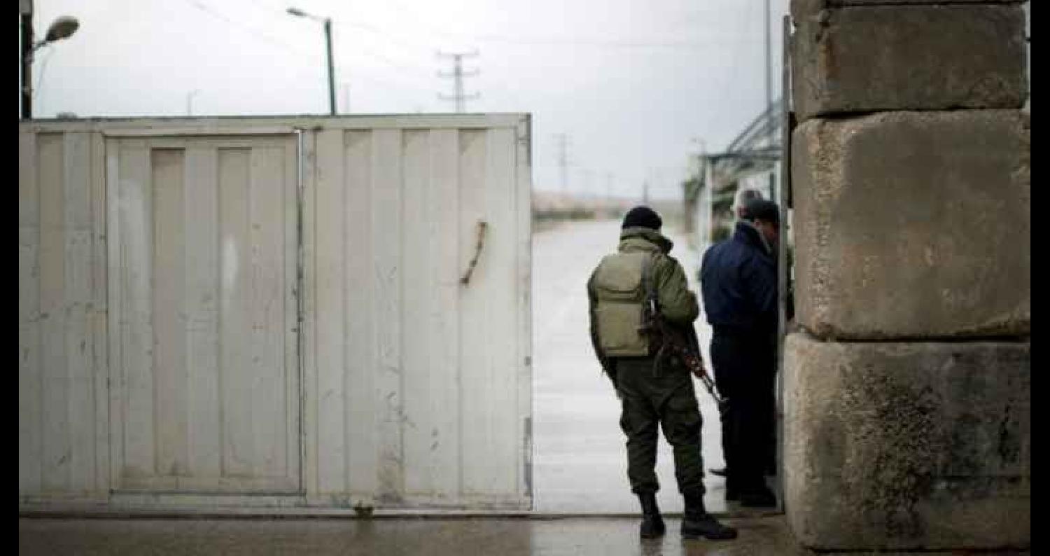 تبادل جنود إسرائيليون ومسلح فلسطيني إطلاق النار عند الحدود مع غزة الاثنين، بحسب ما أعلن الجيش الإسرائيلي