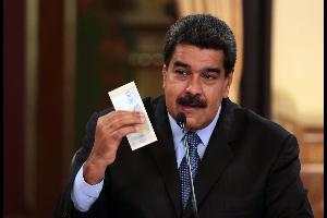 بدأ تداول الأوراق النقدية الجديدة للعملة الفنزويلية الاثنين في مرحلة أولى من خطة إنعاش أطلقها الرئيس نيكولاس مادورو لمعالجة الأزمة الاقتصادية العميقة