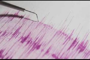 ضرب زلزال شدته 6.7 درجة على مقياس ريختر في جمهورية فانواتو في أرخبيل نيو هيبريدس في المحيط الهادي، بحسب هيئة المسح الجيولوجي الأميركية.