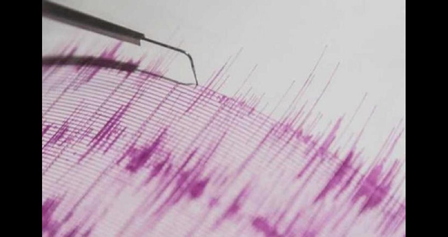 ضرب زلزال شدته 6.7 درجة على مقياس ريختر في جمهورية فانواتو في أرخبيل نيو هيبريدس في المحيط الهادي، بحسب هيئة المسح الجيولوجي الأميركية.