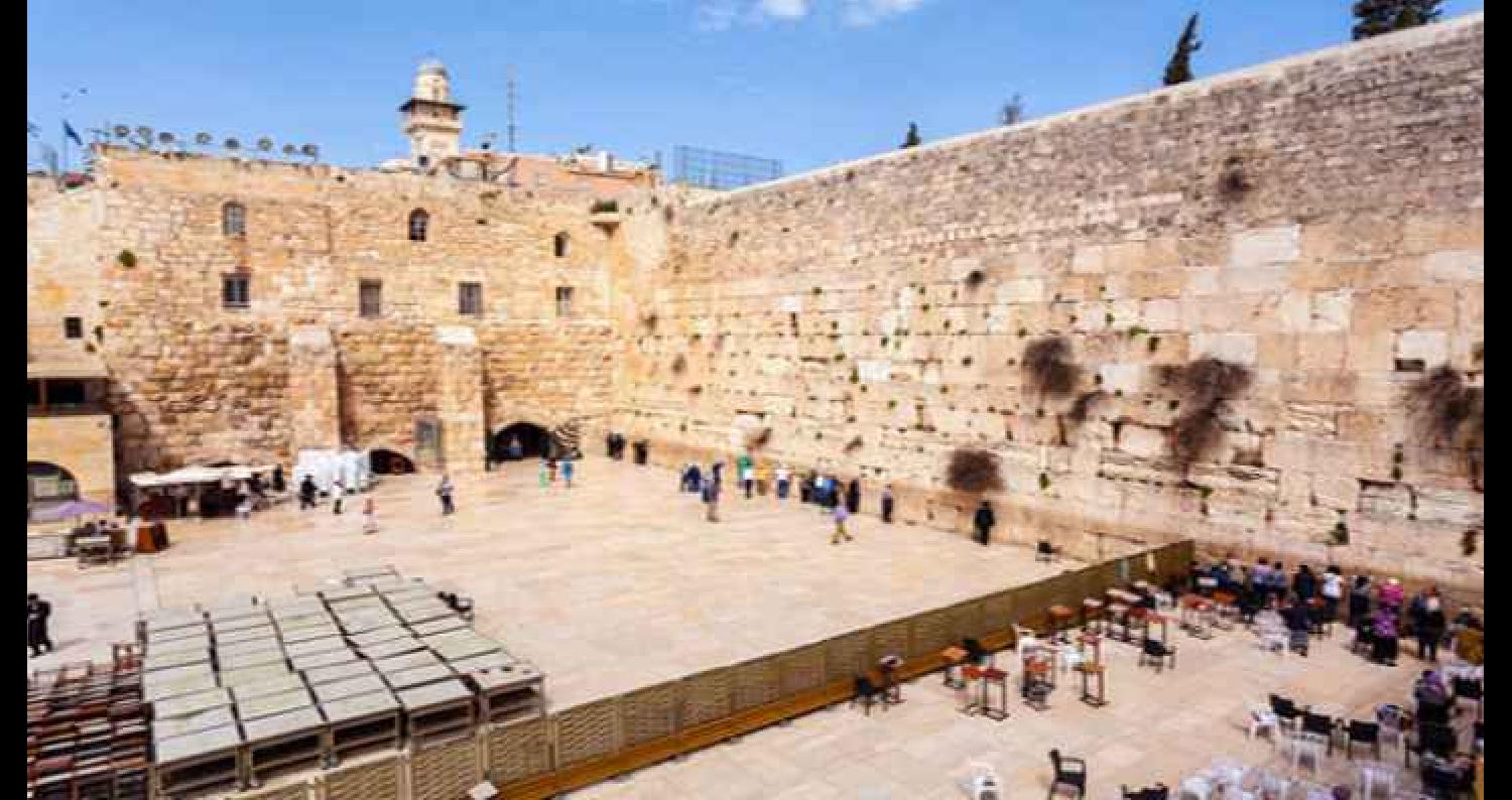 صحيفة "هارتس" العبرية أن بلدية الاحتلال في القدس وضعت خطة لتوسعة حائط البراق، بحسب ما نقلت وسائل إعلام فلسطينية