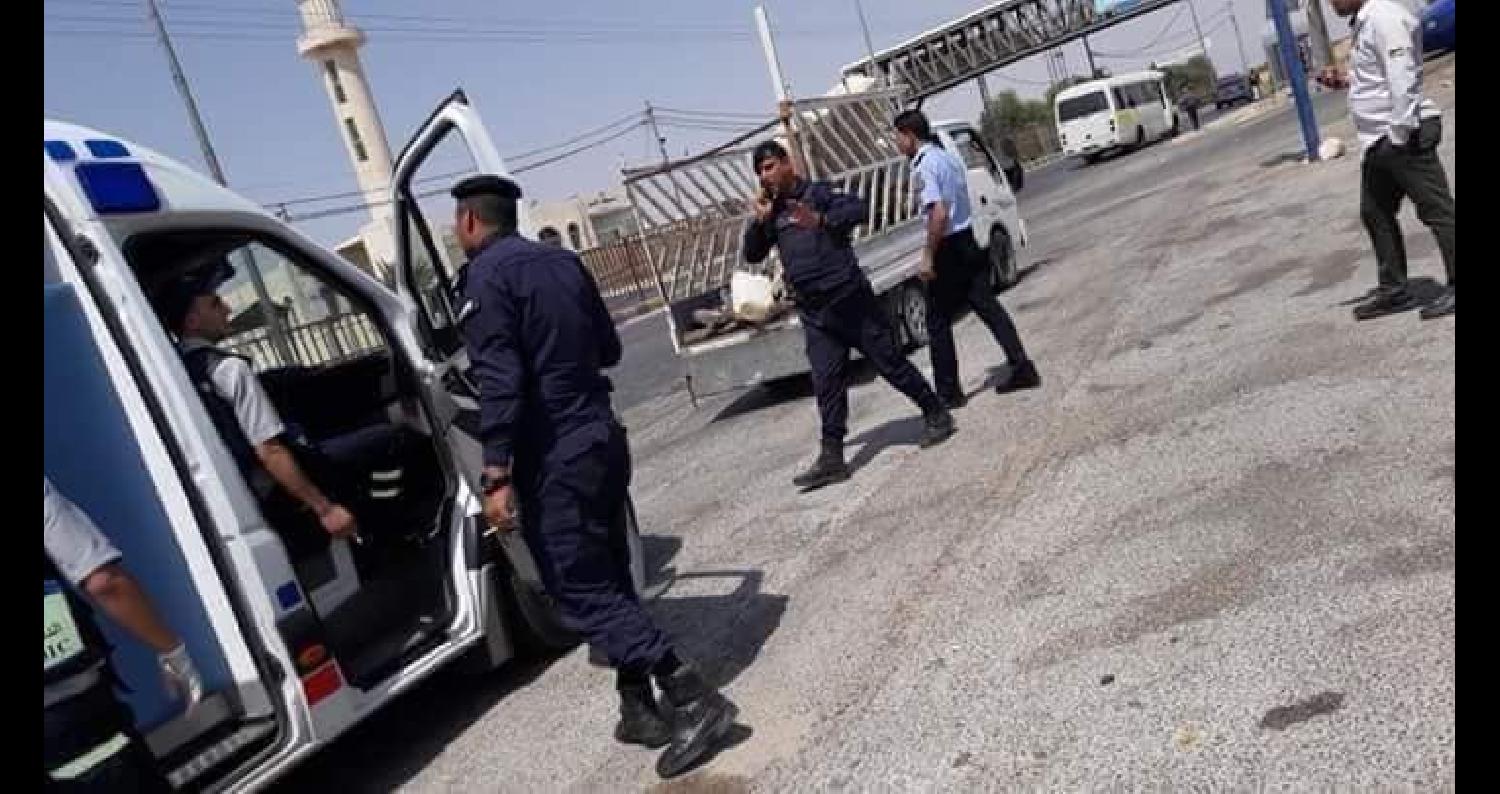تم العثور على جثة عشريني، من سكان منطقة سد الوالة، عند ايقاف دوريات النجدة لأحد المركبات (بكب بينجو) على طريق مادبا بإتجاه عمان