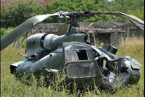 قتل طيار أجنبي وجنديان أفغانيان اليوم الأحد في تحطم طائرة هليكوبتر عسكرية تابعة لحلف شمال الأطلسي (ناتو) داخل قاعدة للجيش شمال أفغانستان، بحسب ما أعلن