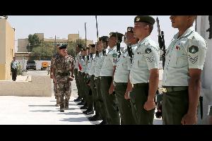 سما الأردن | جلالة الملك عبدالله الثاني، القائد الأعلى للقوات المسلحة، يزور مدرسة تدريب ضباط الصف في منطقة خو بمحافطة الزرقاء.

شاهد بالصور