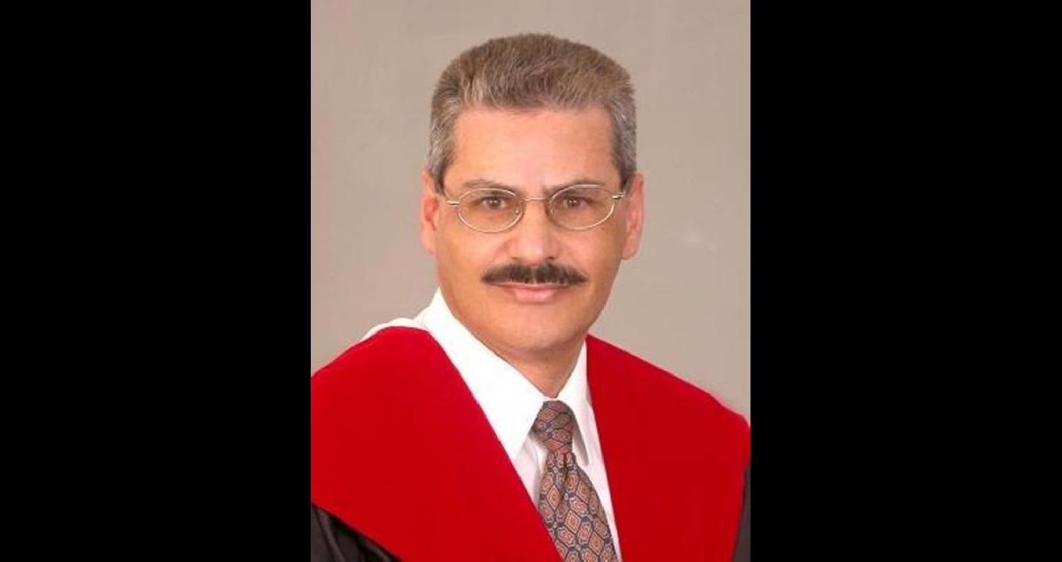 سما الأردن| أكد مصدر في وزارة التعليم العالي ان رئيس جامعة ال البيت الدكتور ضياء الدين عرفة لم يقدم استقالته من رئاسة الجامعة.