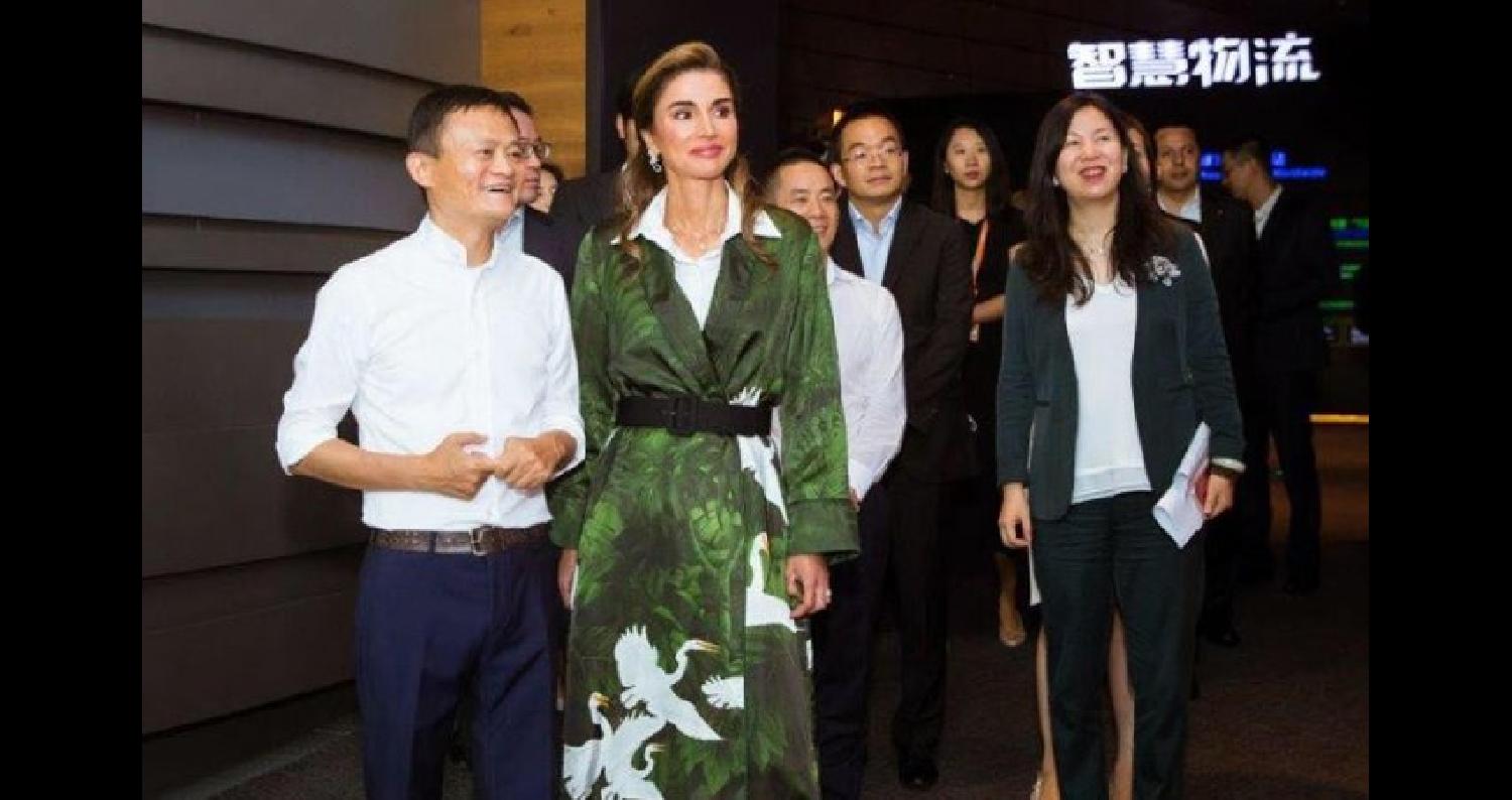 سما الأردن| بحثت جلالة الملكة رانيا العبدالله الثلاثاء، في مدينة هانغتشو الصينية سبل تعزيز التعاون في المجالات التعليمية مع مؤسس مجموعة علي بابا للتجا