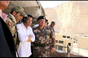 الملك والرئيس الفلبيني يتابعان تمريناً عسكرياً للعمليات الخاصة