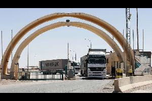 نقيب الشاحنات : عودة الحركة التجارية بين الأردن و سوريا قريباً