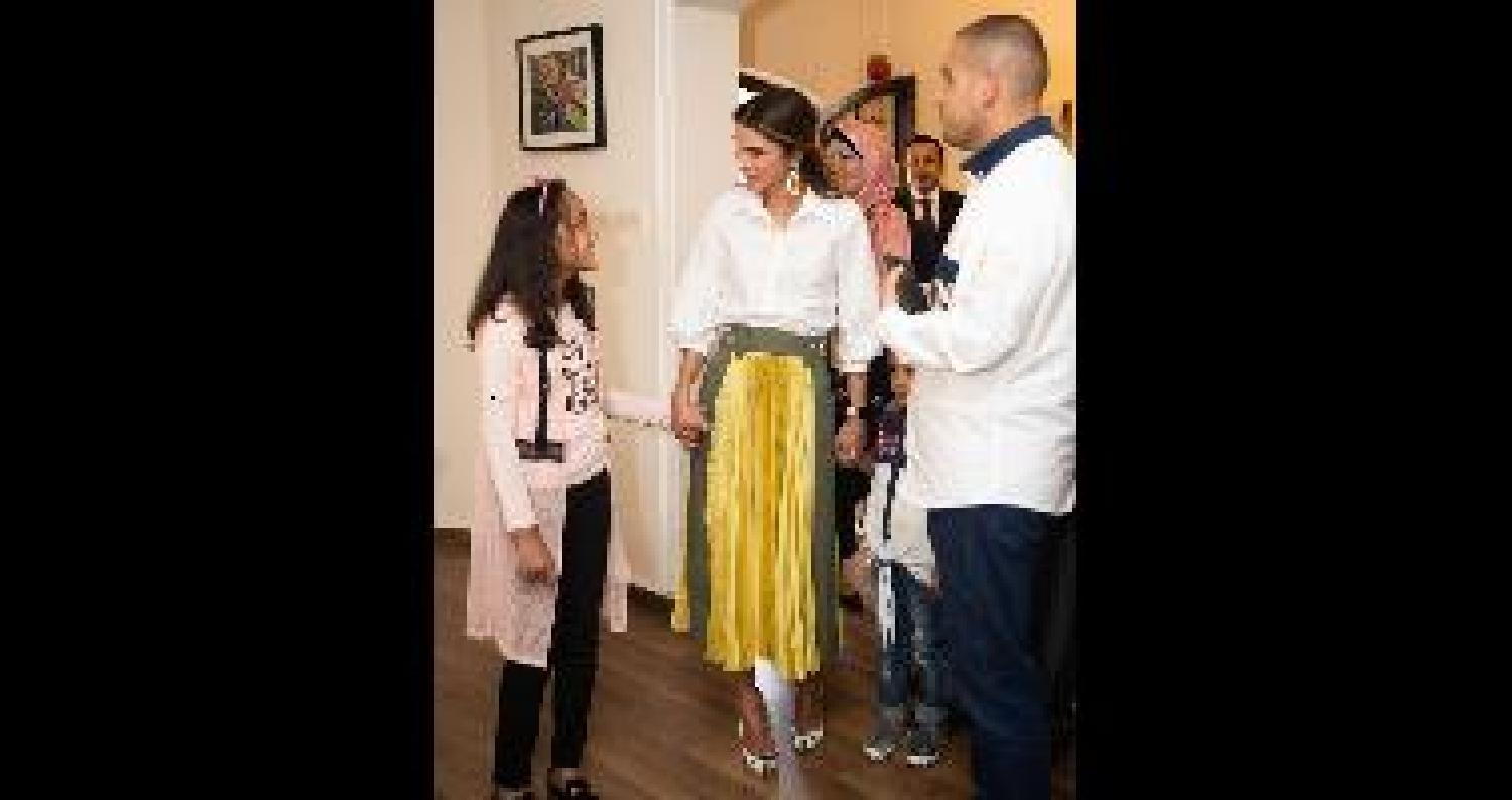 الملكة رانيا تطلع على أعمال صيانة مبرة الملك عبدالله الثاني