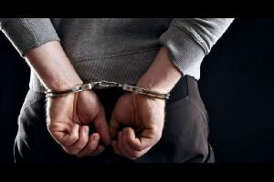 ضبط متورطين بـ17 سرقة لمحلات ومركبات في عمان