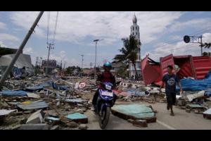 إندونيسيا.. مئات القتلى جراء زلزال وتسونامي
