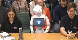 لأول مرة.. روبوت يقدم شهادته أمام البرلمان البريطاني