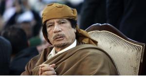 القذافي یظھر في فرنسا -صورة