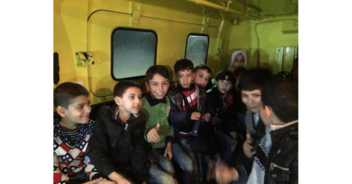 الدفاع المدني ينقذ 85 طفلا سوريا علقوا بمنتزه في اربد