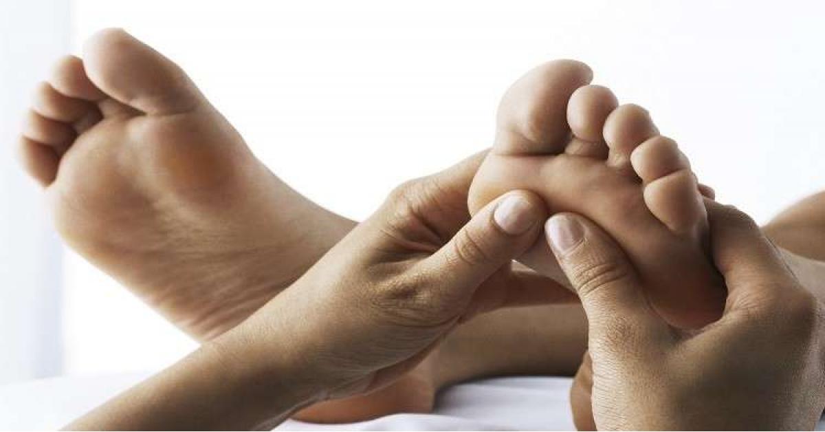 كيف يمكن لتدليك القدمين تعزيز حياتك الزوجية