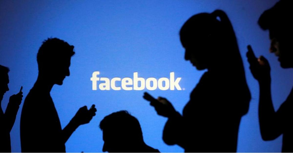 فيسبوك يحذف "منشور فاضح".. والشركة تحقق