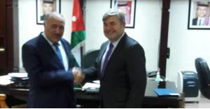 الزبن والسفير التركي يبحثان التعاون الصحي بين البلدين