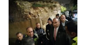 الشواربة يتفقد موقع انهيار صخري في عمان